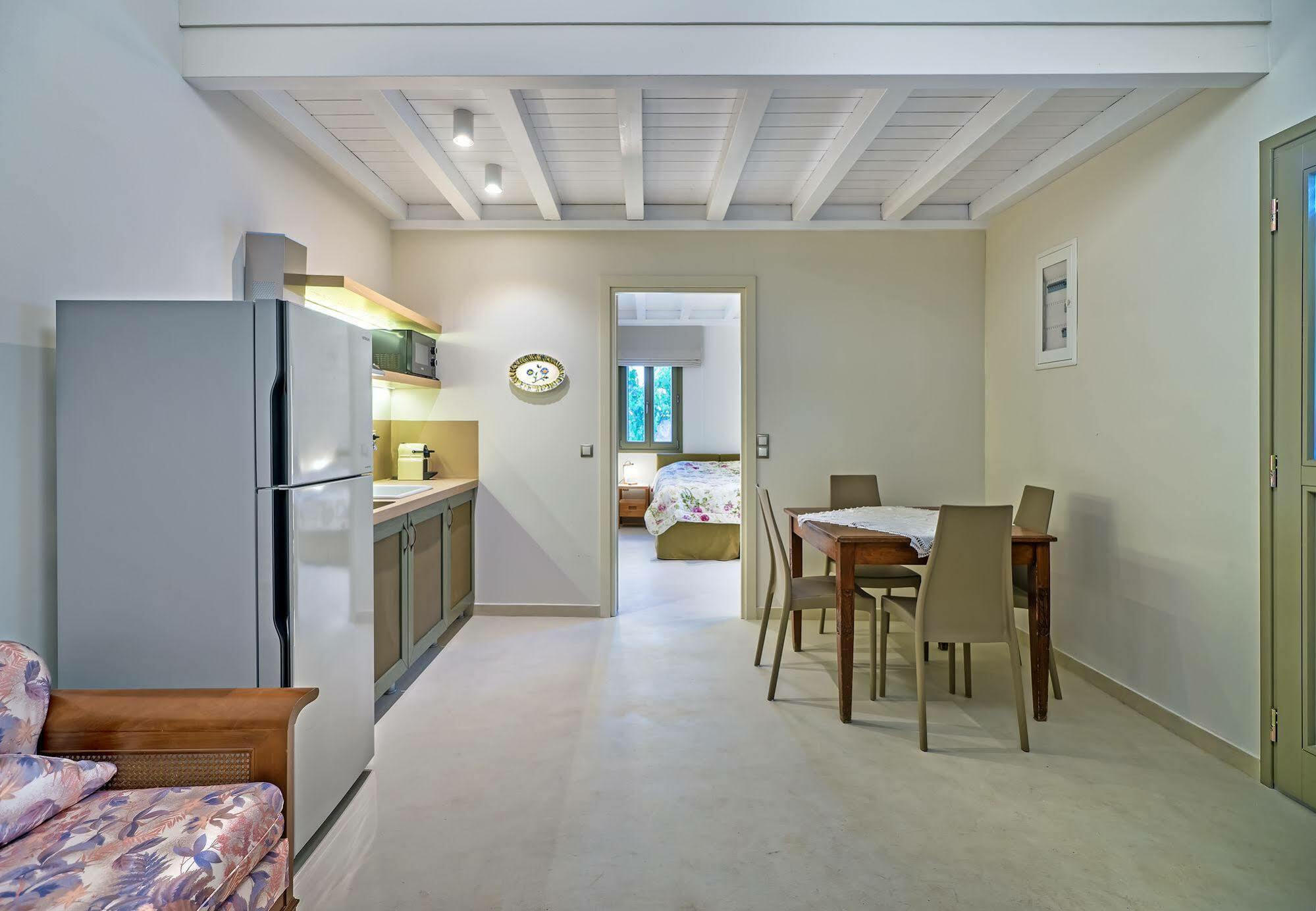 Belvedere Andros Apartment Batsíon
